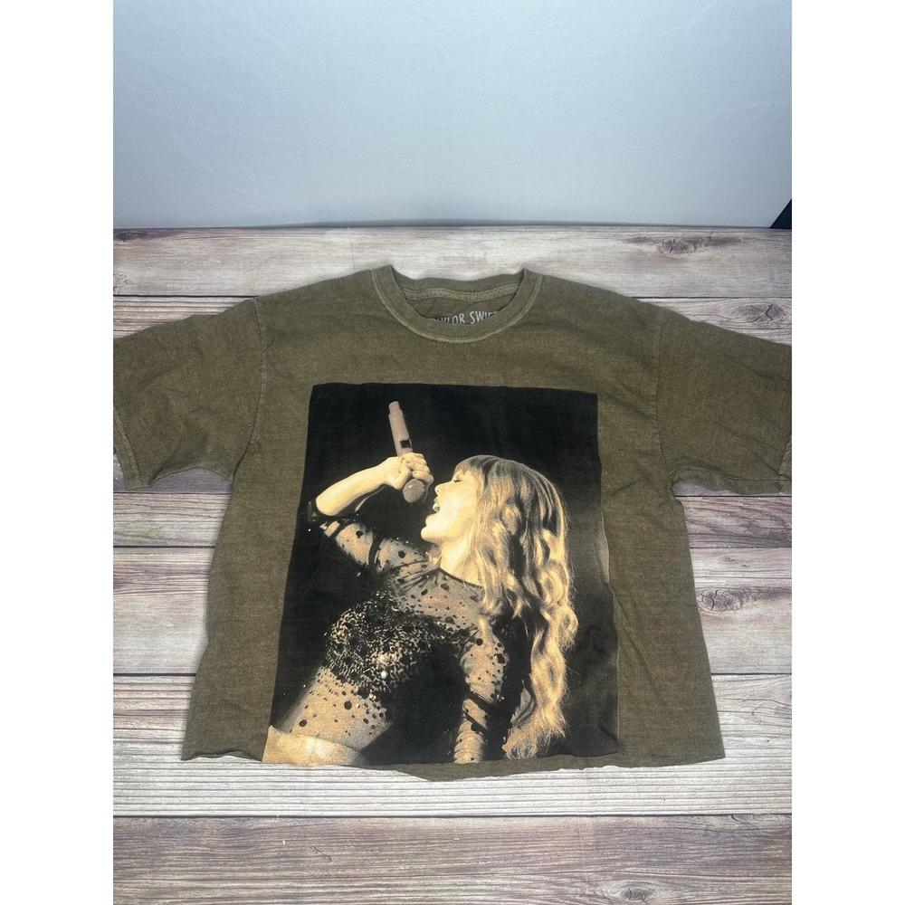 Taylor Swift Red Taylor's Version UO Exclusive Oversized T-Shirt L Puff Print